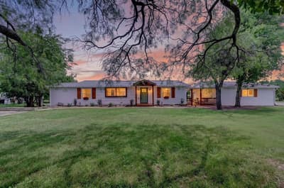 704 Spring Miller Court, Arlington TX 76002