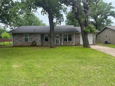 1530 W Groesbeck Street, Stephenville TX 76401 - Photo 2