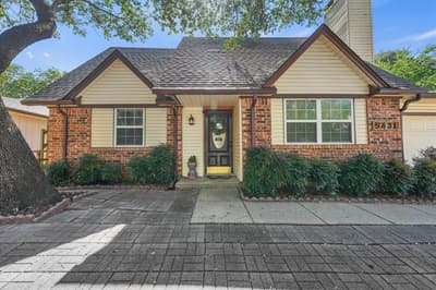 5431 Kings Manor Drive, Lake Dallas TX 75065