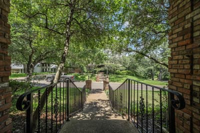 10000 Stony Point Drive, Woodway TX 76712 - Photo 3