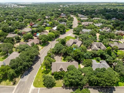 10000 Stony Point Drive, Woodway TX 76712 - Photo 5