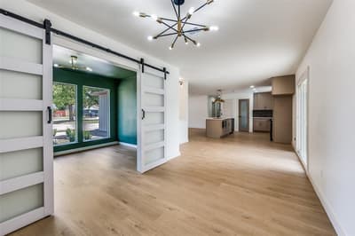 908 Raintree Road, Fort Worth TX 76103