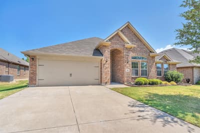 216 Ovaletta Drive, Justin TX 76247