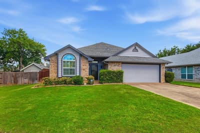 2703 Old English Court, Euless TX 76039