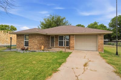 1203 N Reagan Street, West TX 76691