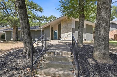 1308 W Redbud Drive, Hurst TX 76053