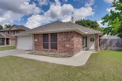 304 Mary Kay Court, Burleson TX 76028