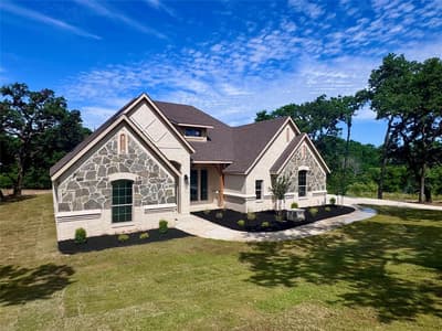 5025 Glenoaks Court, Weatherford TX 76088