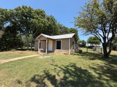 105 2nd Street, Valley View TX 76272