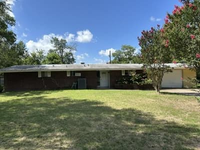 1705 Jefferson Street, Commerce TX 75428
