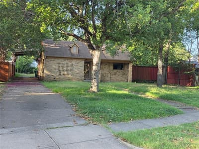 2216 Daisy Lane, Fort Worth TX 76111