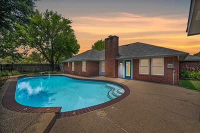 100 Downwood Drive, Burleson TX 76028