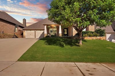 9012 Inwood Street, Benbrook TX 76126