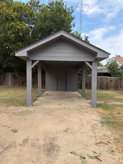 2025 Lyle Avenue, Waco TX 76708 - Photo 4
