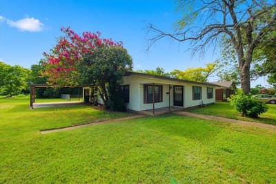 156 Bowie, McGregor TX 76657 - Photo 2
