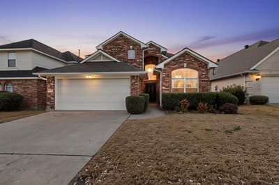 714 Ashbrook Court, Euless TX 76039