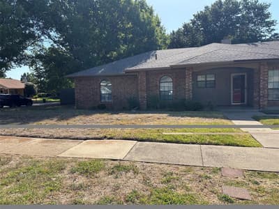 818 Midcreek Drive, Euless TX 76039