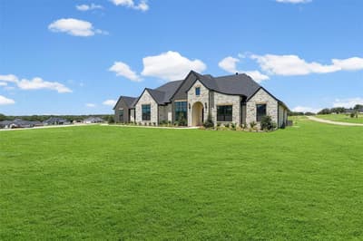 4000 Estancia Court, Weatherford TX 76088 - Photo 2