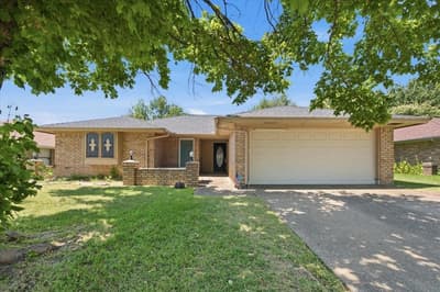 200 Almond Lane, Euless TX 76039