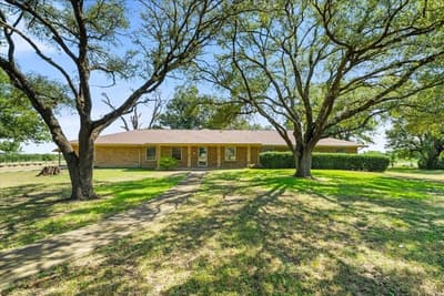 1642 NW County Road 1040, Corsicana TX 75110