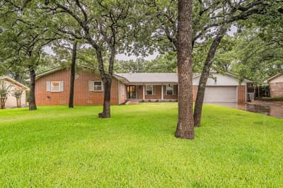 210 Mistletoe Lane, Keene TX 76059