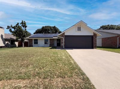 220 Creekwood Lane, Fort Worth TX 76134