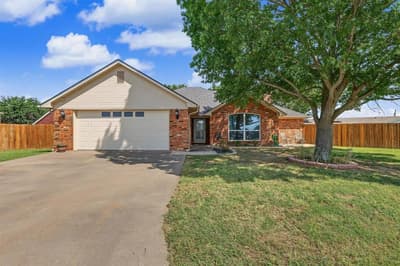 202 Daniel Court, Collinsville TX 76233