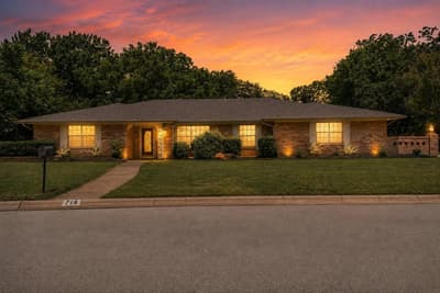 718 Ridgecrest Circle, Denton TX 76205