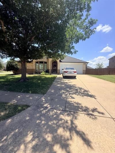 136 Holly Street, Waxahachie TX 75165