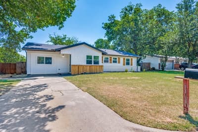 411 Hillcrest Street, Mansfield TX 76063