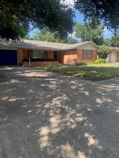 709 VALLEY VIEW Drive, Arlington TX 76010