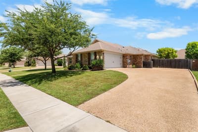2304 Augustine, Waco TX 76712 - Photo 2