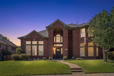 8710 Creekside Drive, Rowlett TX 75089