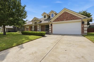 517 Acorn Court, Saginaw TX 76179