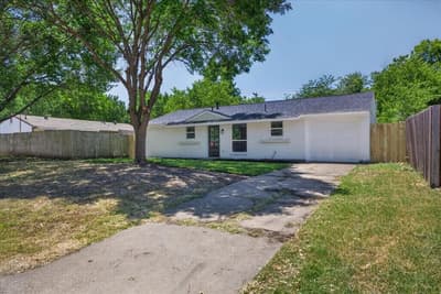 205 Summercrest Boulevard, Burleson TX 76028