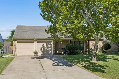 4114 Emerson Drive, Grand Prairie TX 75052