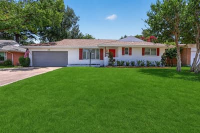 1207 College Oaks Drive, Arlington TX 76010