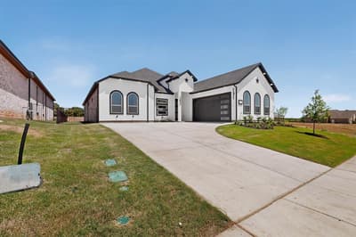 977 Bandon Dunes Drive, Fort Worth TX 76028 - Photo 2