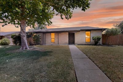 2938 Churchill Way, Garland TX 75044