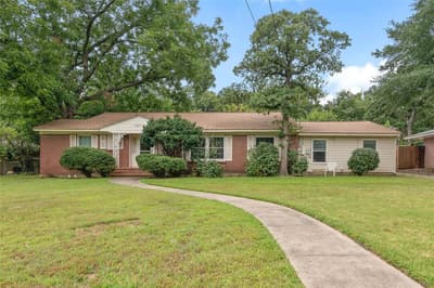 1604 Laurelwood Drive, Denton TX 76209