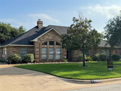2907 Sweet Briar Street, Grapevine TX 76051