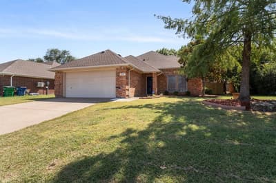609 Columbia Avenue, Waxahachie TX 75165