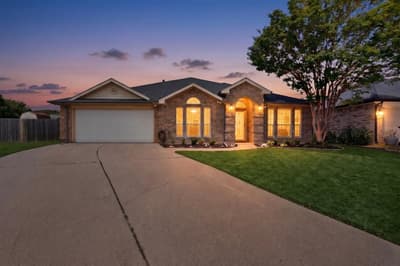 1012 Hidden View Court, Burleson TX 76028