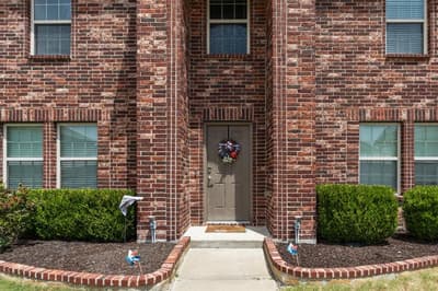 2508 Glen Hollow Drive, Lancaster TX 75134 - Photo 2