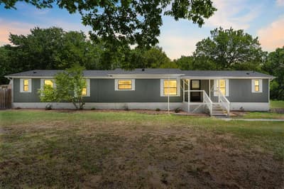 1027 Glen Brook Drive, Pecan Hill TX 75165