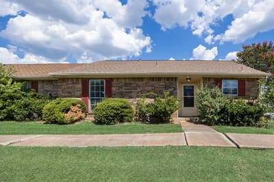 1 E Mountain Lane # 33, Grand Prairie TX 75052