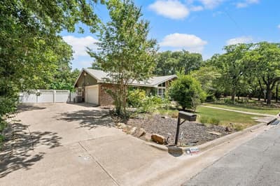 4104 Linkwood Drive, Euless TX 76040 - Photo 2