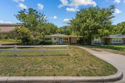 4509 Donnelly Avenue, Fort Worth TX 76107