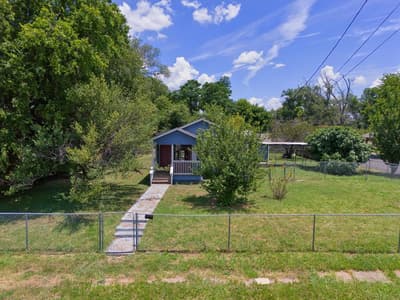 403 Dallas, Waco TX 76704 - Photo 2