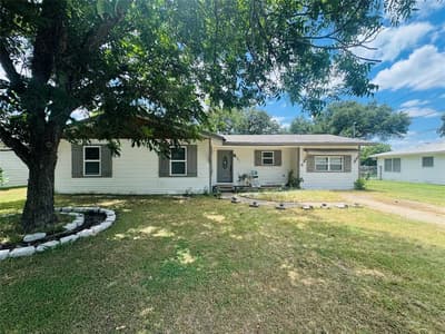 105 S Lakeview Drive, Lacy Lakeview TX 76705